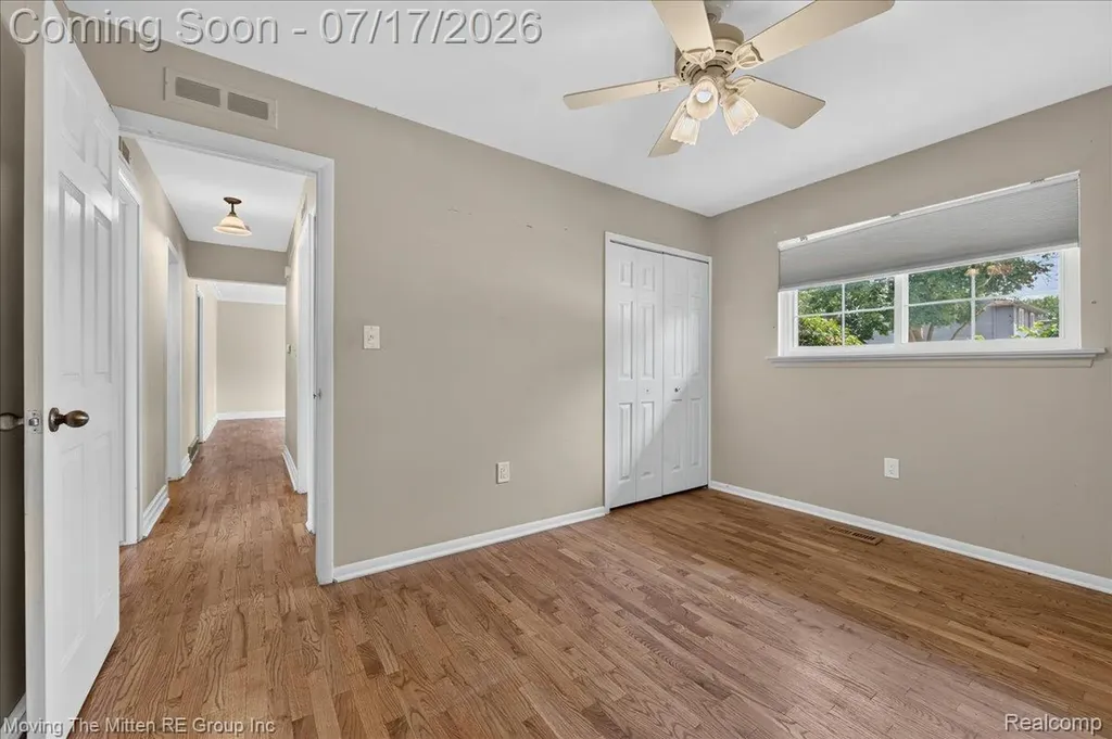 648 S Dowling Street Westland City MI 48186