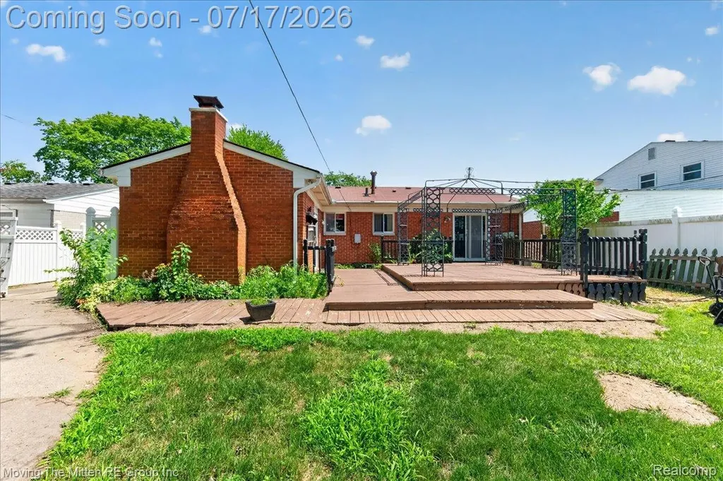 648 S Dowling Street Westland City MI 48186