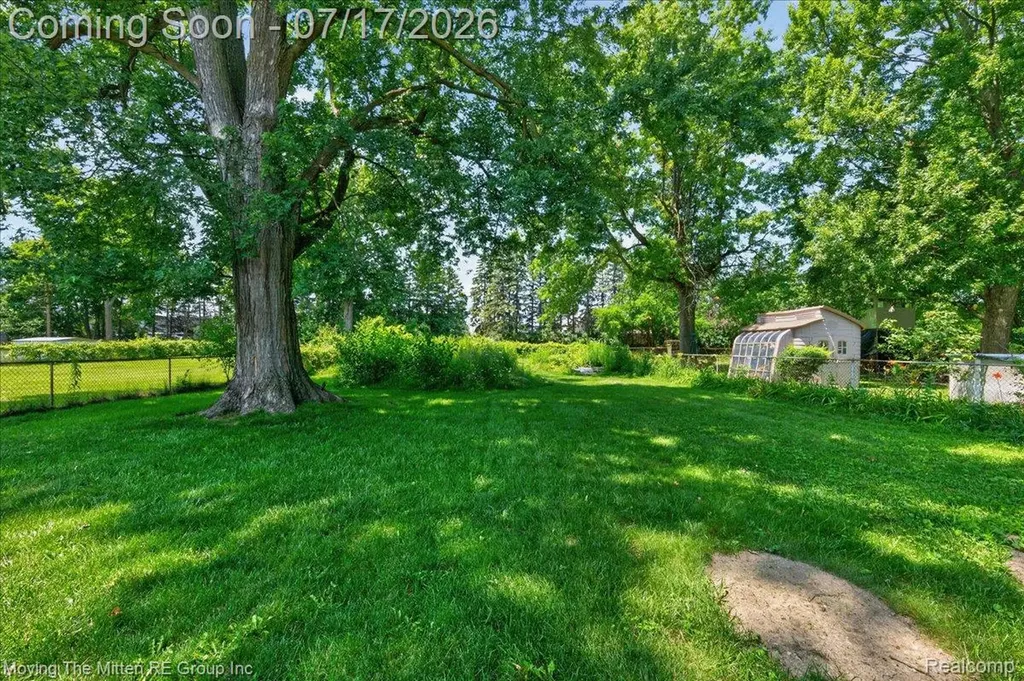 648 S Dowling Street Westland City MI 48186