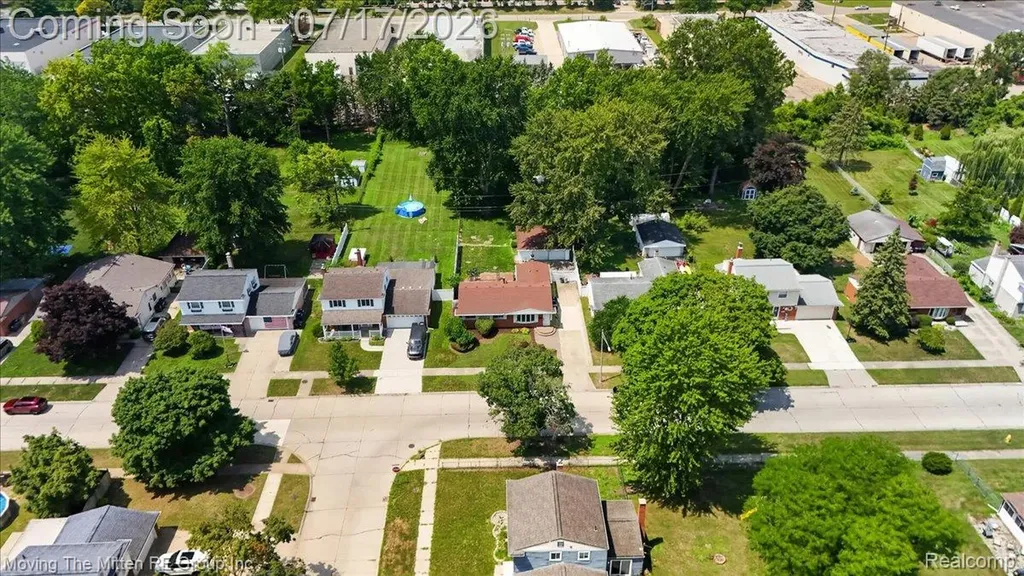 648 S Dowling Street Westland City MI 48186