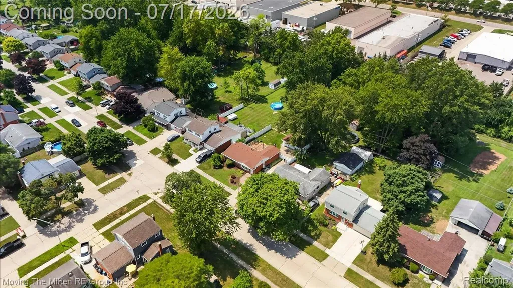 648 S Dowling Street Westland City MI 48186