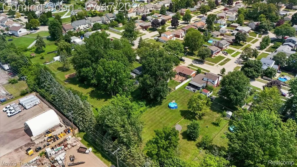 648 S Dowling Street Westland City MI 48186