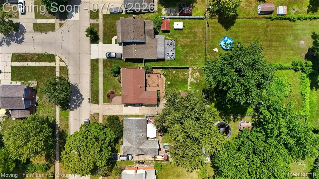 648 S Dowling Street Westland City MI 48186