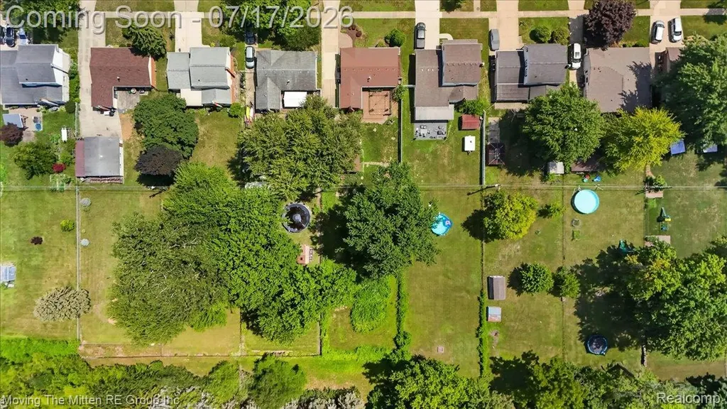 648 S Dowling Street Westland City MI 48186