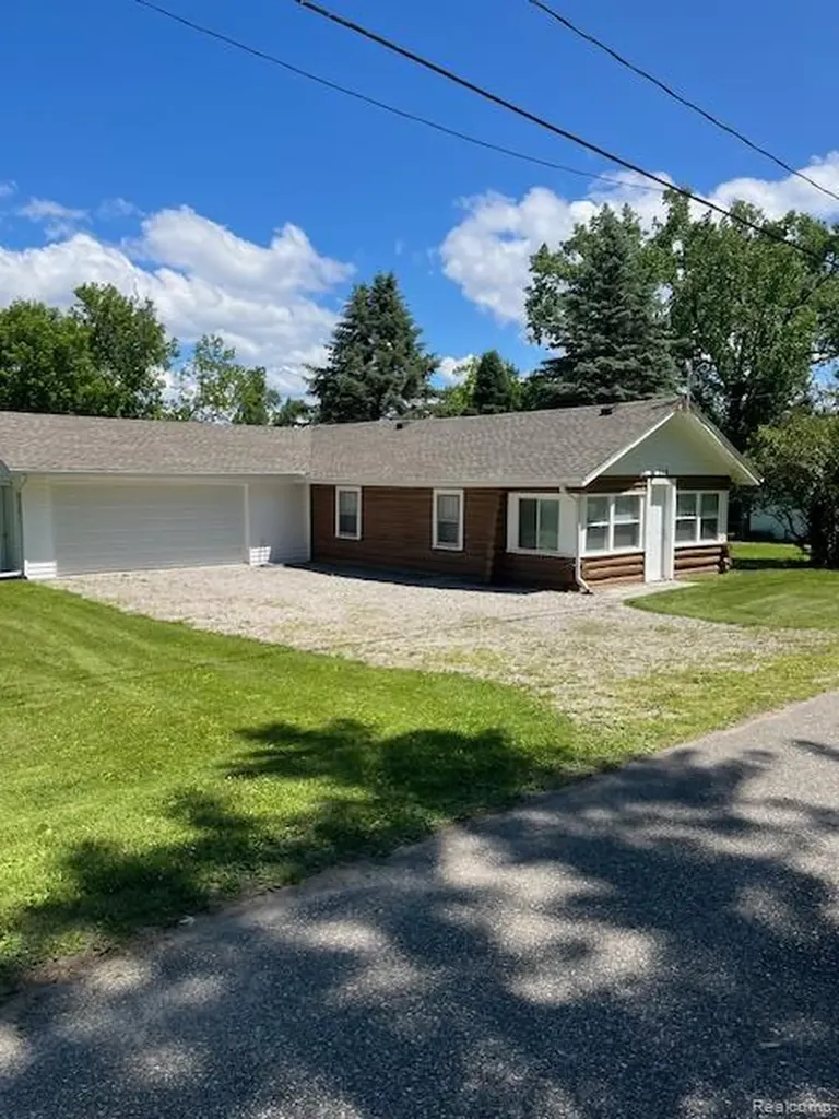 318 Brown Street Roscommon Township MI 48630