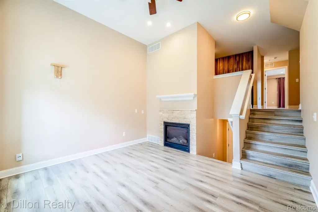 22334 Abbey Lane Dearborn City MI 48124