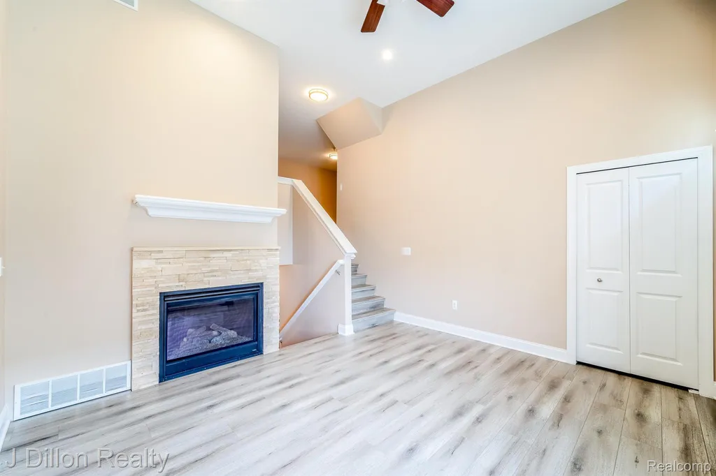22334 Abbey Lane Dearborn City MI 48124