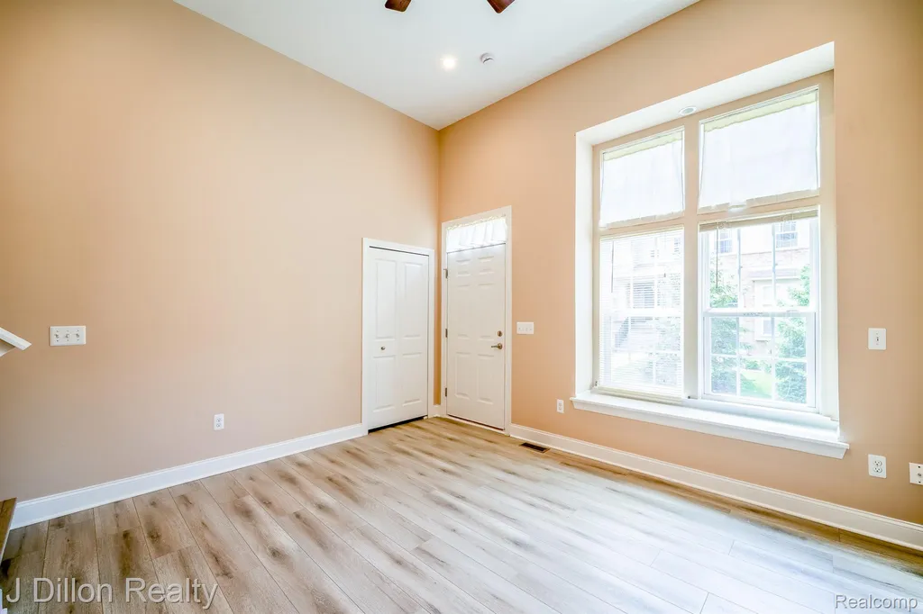 22334 Abbey Lane Dearborn City MI 48124