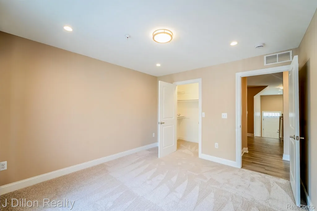 22334 Abbey Lane Dearborn City MI 48124