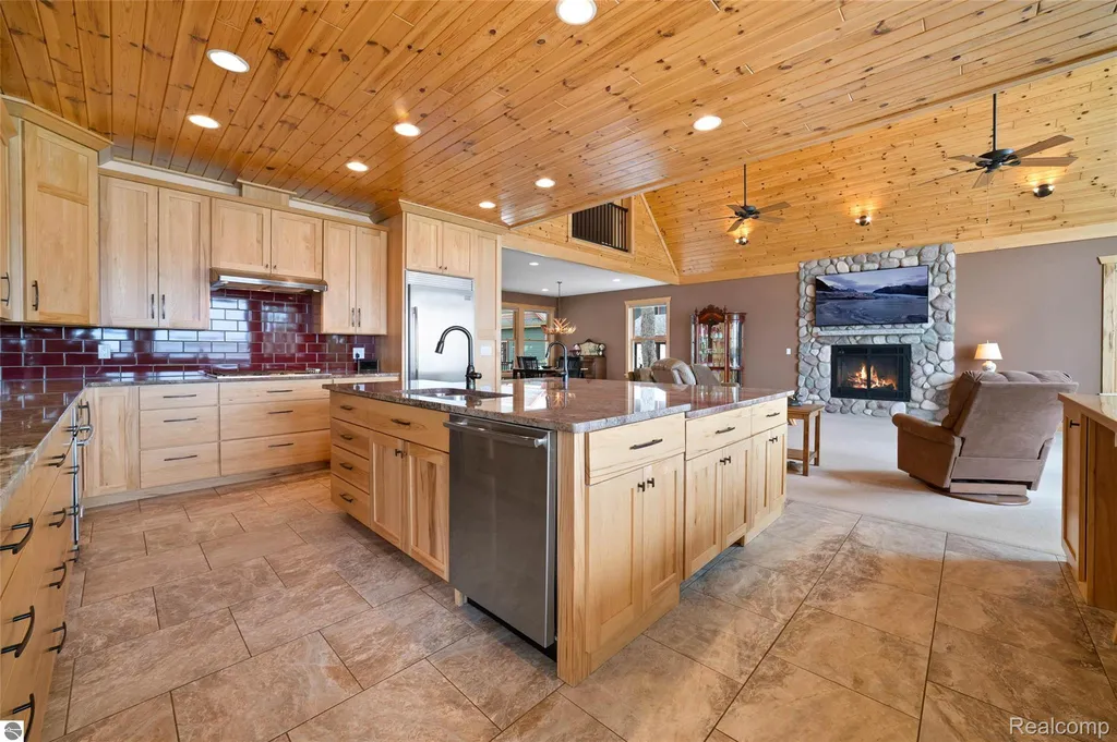 4805 E Shore Drive NE Coldsprings Township MI 49646