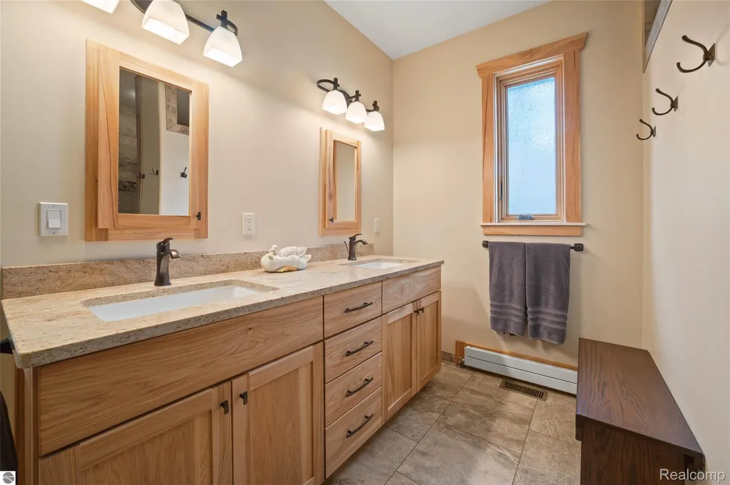 4805 E Shore Drive NE Coldsprings Township MI 49646