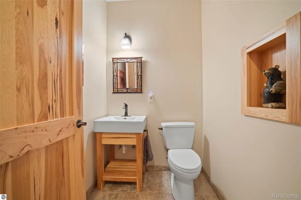 4805 E Shore Drive NE Coldsprings Township MI 49646