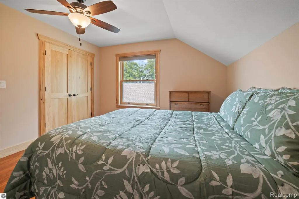4805 E Shore Drive NE Coldsprings Township MI 49646
