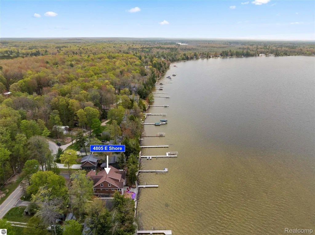 4805 E Shore Drive NE Coldsprings Township MI 49646
