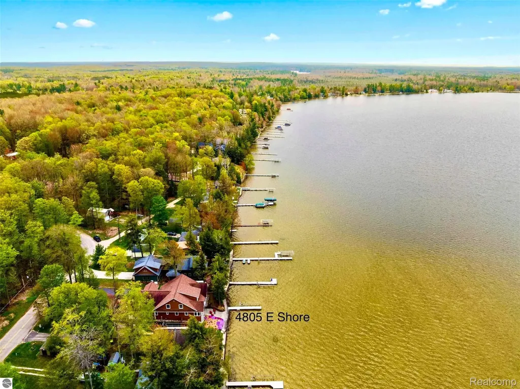4805 E Shore Drive NE Coldsprings Township MI 49646
