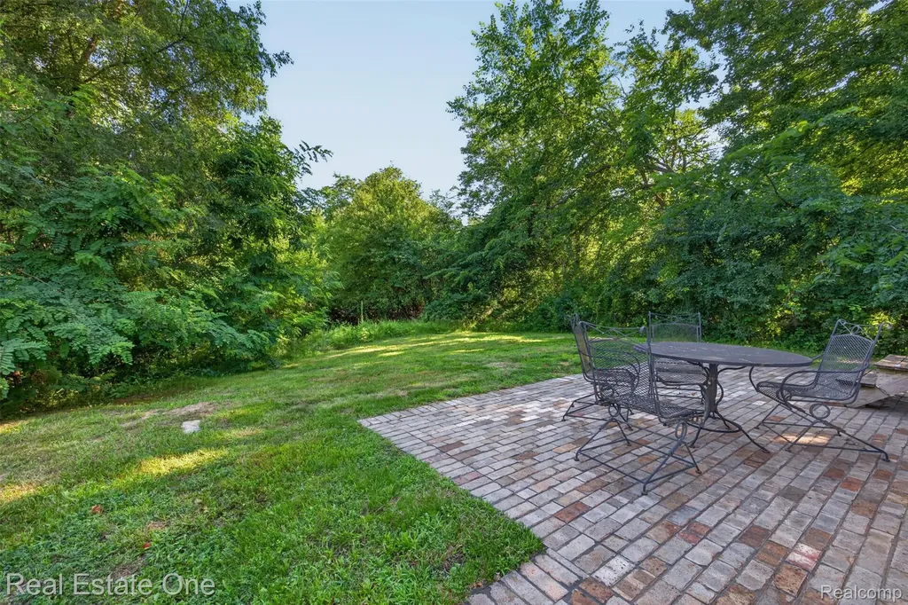 8923 Ash Drive Northfield Township MI 48189