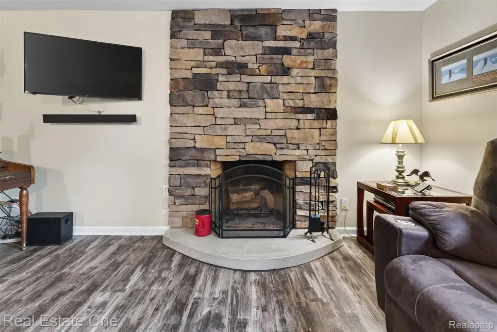 8923 Ash Drive Northfield Township MI 48189