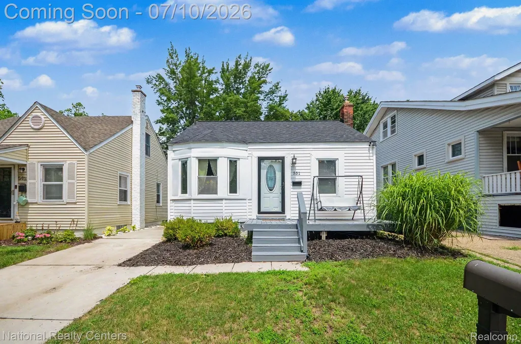 551 E Maplehurst Street Ferndale City MI 48220