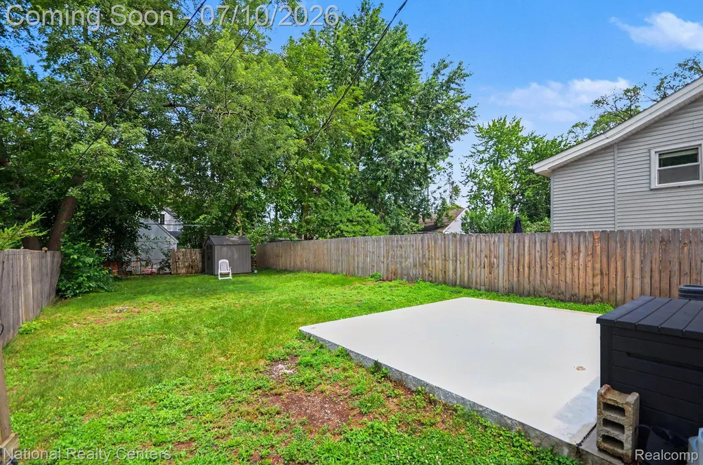 551 E Maplehurst Street Ferndale City MI 48220