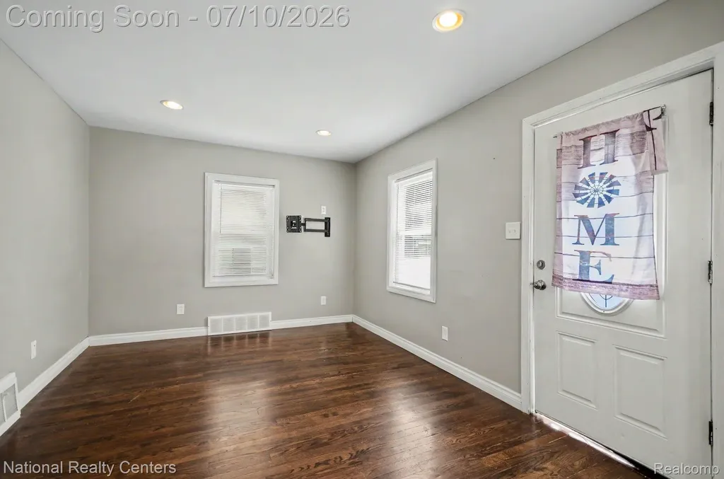 551 E Maplehurst Street Ferndale City MI 48220