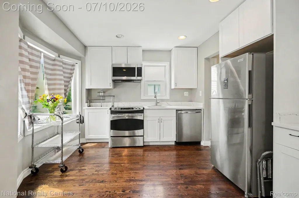 551 E Maplehurst Street Ferndale City MI 48220