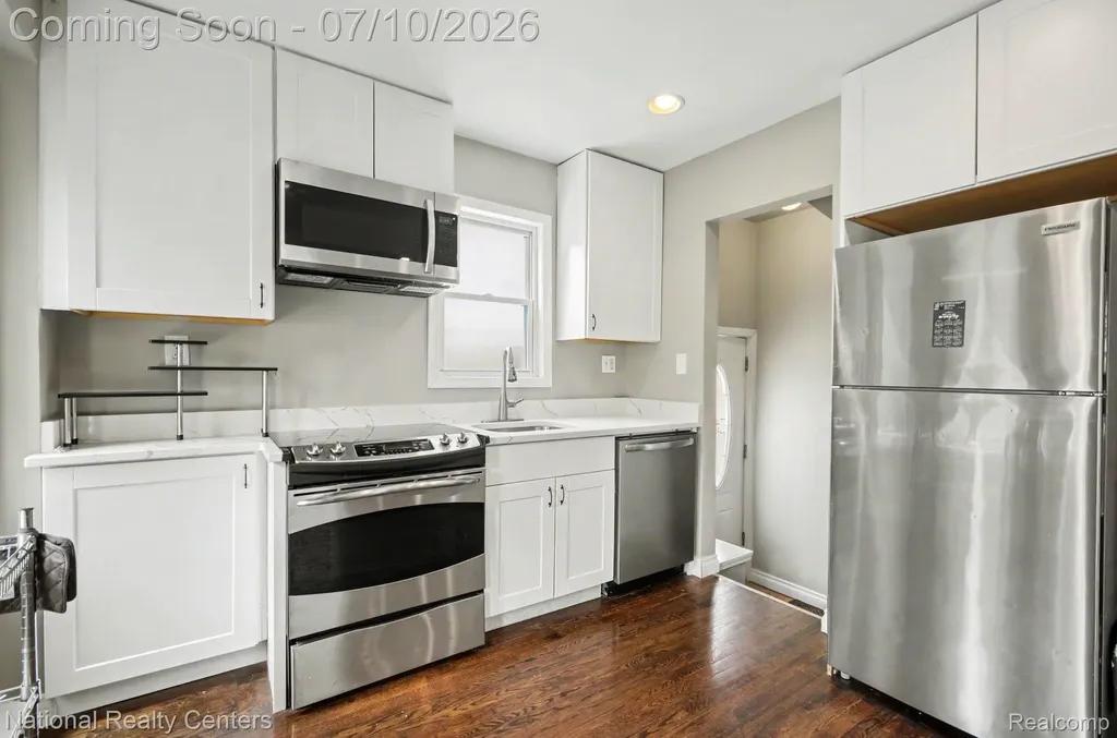 551 E Maplehurst Street Ferndale City MI 48220