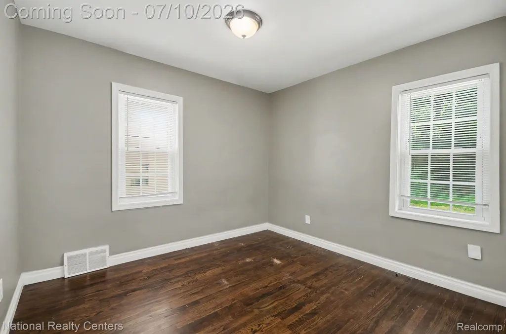 551 E Maplehurst Street Ferndale City MI 48220