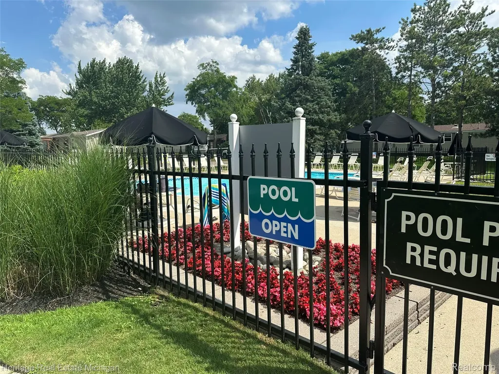 50948 Connecticut Novi City MI 48374