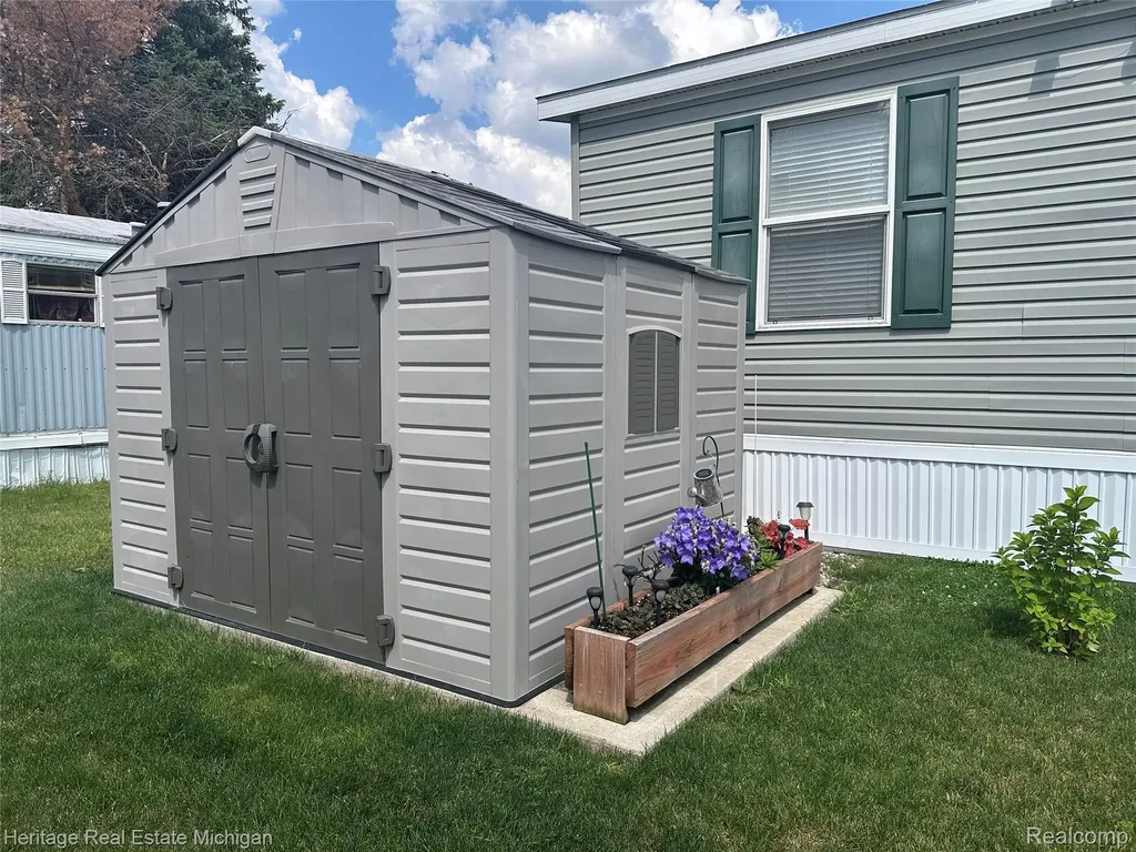 50948 Connecticut Novi City MI 48374