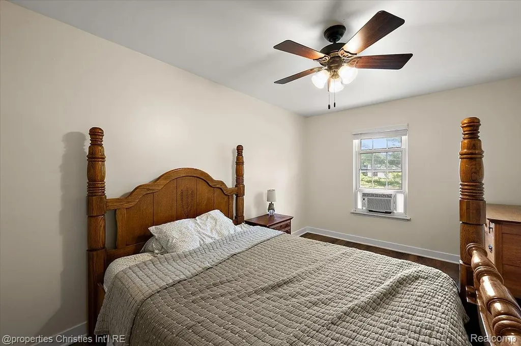 1663 Wingate Boulevard York Charter Township MI 48198