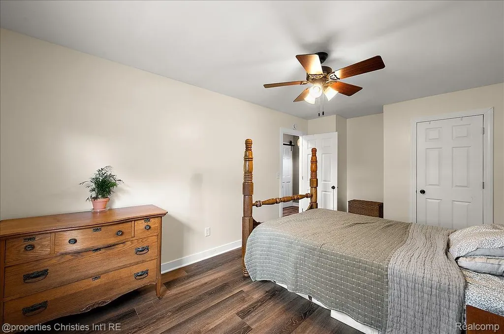 1663 Wingate Boulevard York Charter Township MI 48198