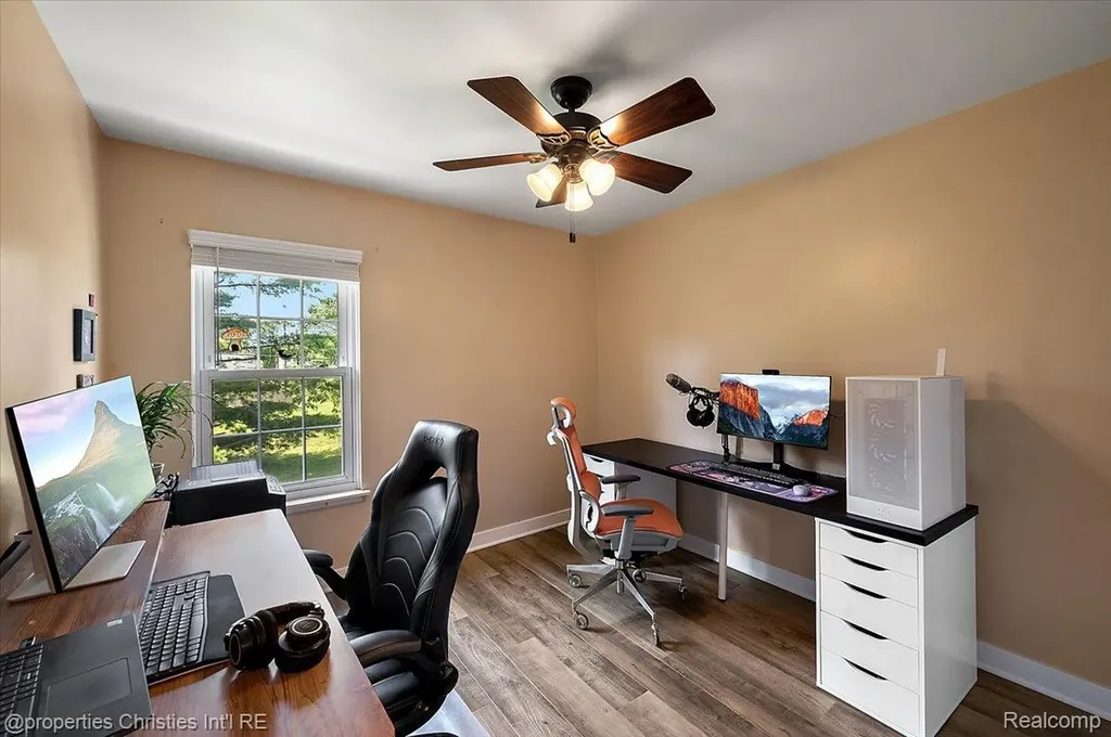 1663 Wingate Boulevard York Charter Township MI 48198