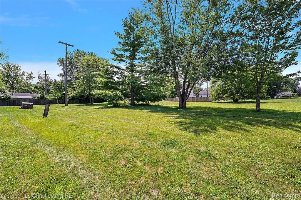 1663 Wingate Boulevard York Charter Township MI 48198
