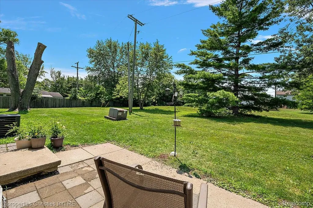 1663 Wingate Boulevard York Charter Township MI 48198