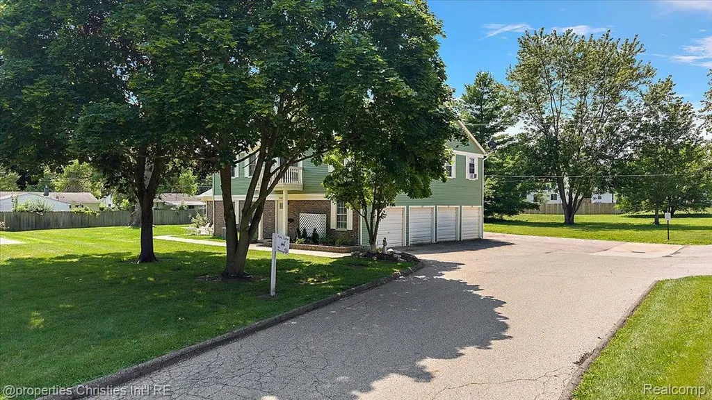 1663 Wingate Boulevard York Charter Township MI 48198