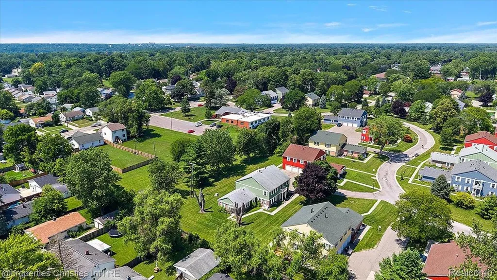 1663 Wingate Boulevard York Charter Township MI 48198