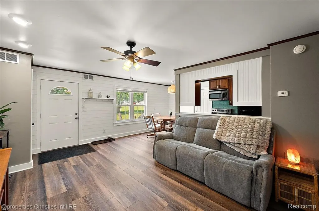 1663 Wingate Boulevard York Charter Township MI 48198