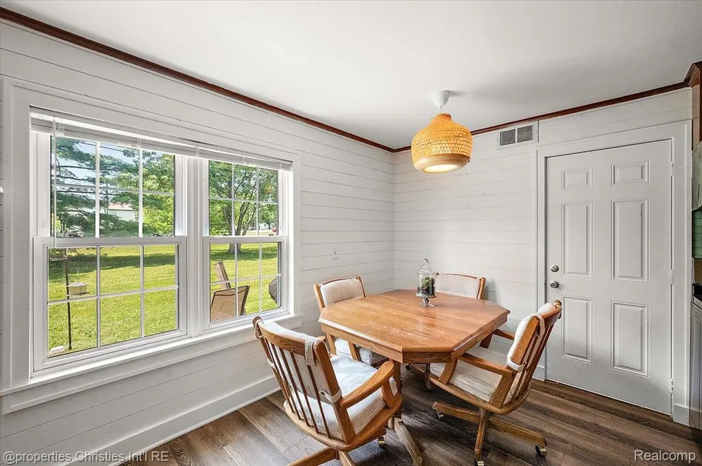 1663 Wingate Boulevard York Charter Township MI 48198