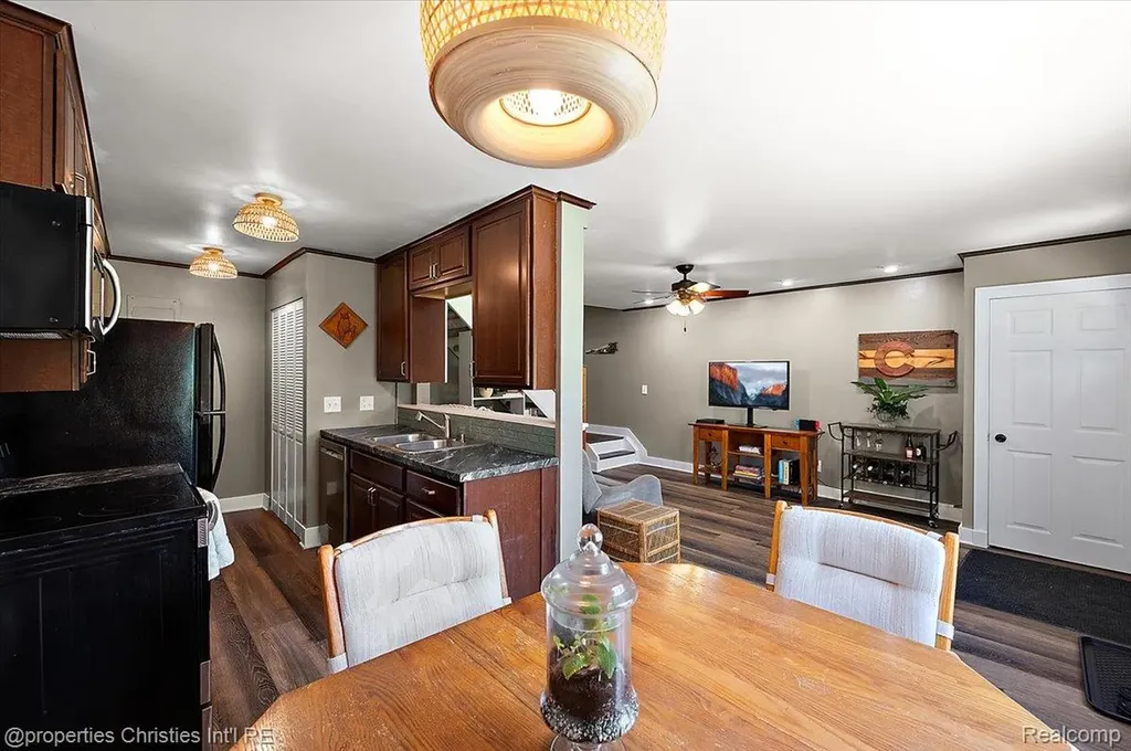 1663 Wingate Boulevard York Charter Township MI 48198