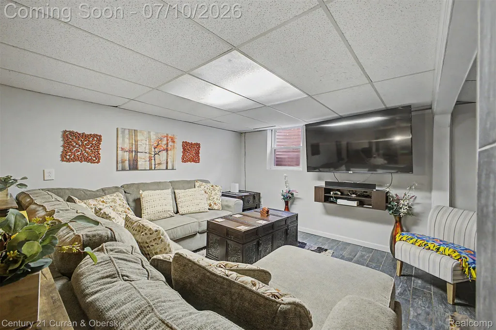 1596 W 13 Mile Road Madison Heights City MI 48071