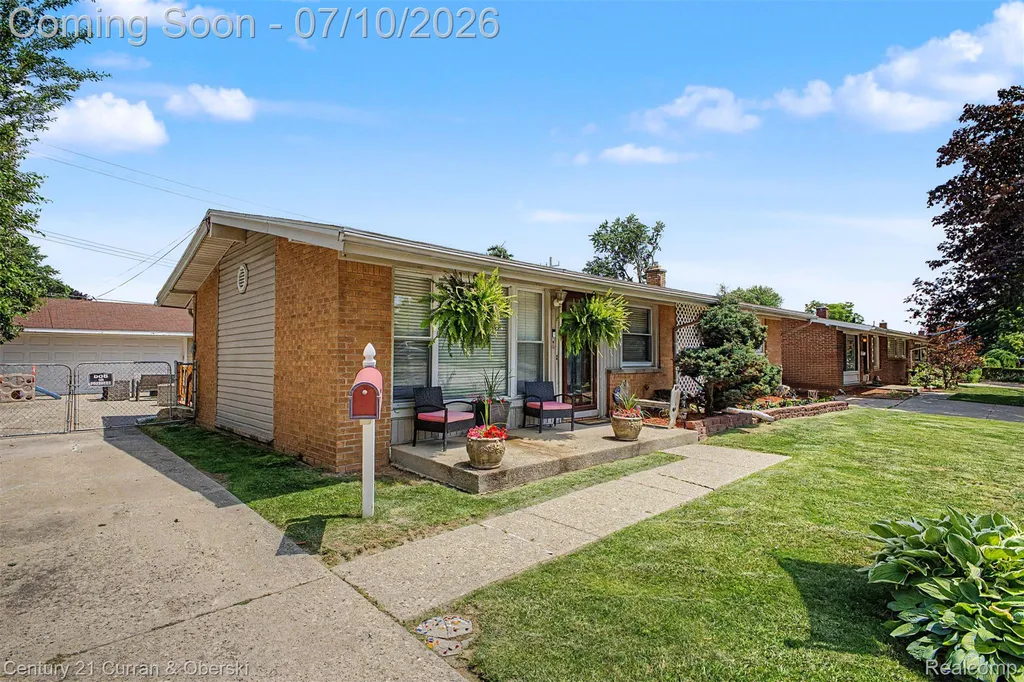 1596 W 13 Mile Road Madison Heights City MI 48071