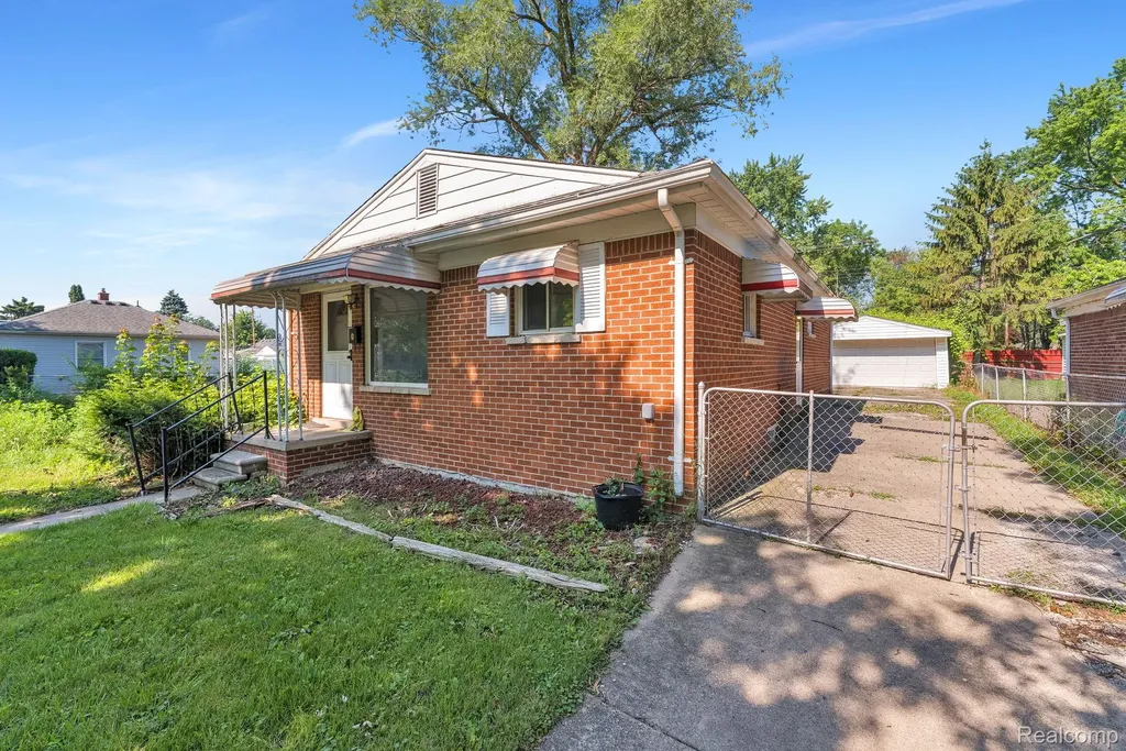 5320 Bedford Street Dearborn Heights City MI 48125