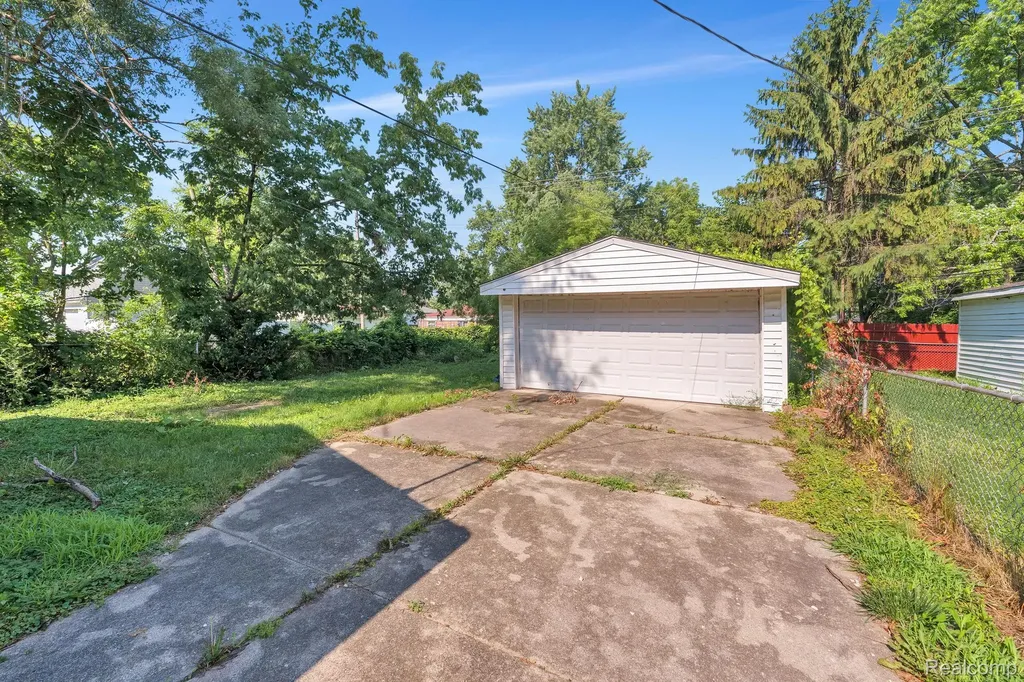 5320 Bedford Street Dearborn Heights City MI 48125