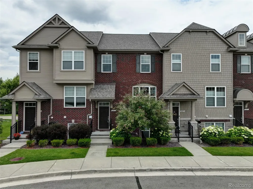 2817 Hartwick Drive Rochester Hills City MI 48307