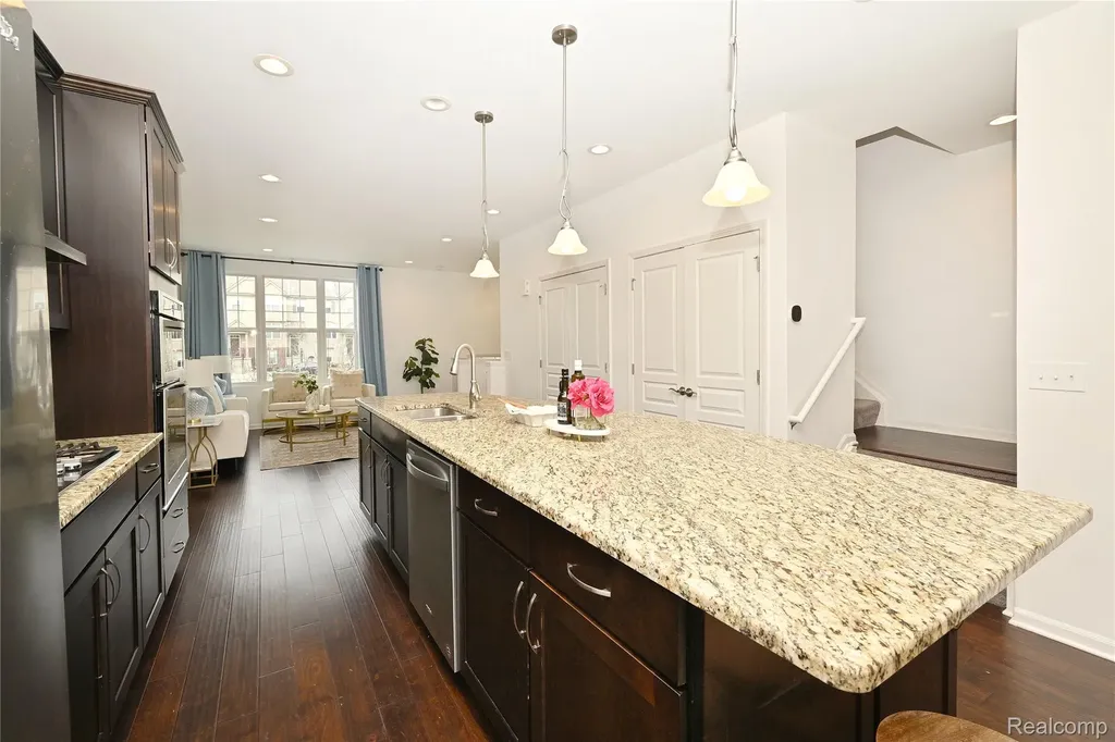 2817 Hartwick Drive Rochester Hills City MI 48307