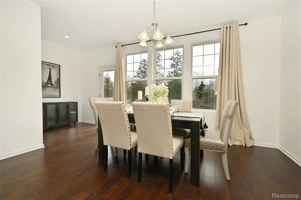 2817 Hartwick Drive Rochester Hills City MI 48307