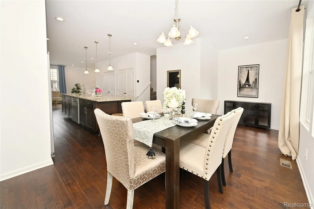 2817 Hartwick Drive Rochester Hills City MI 48307