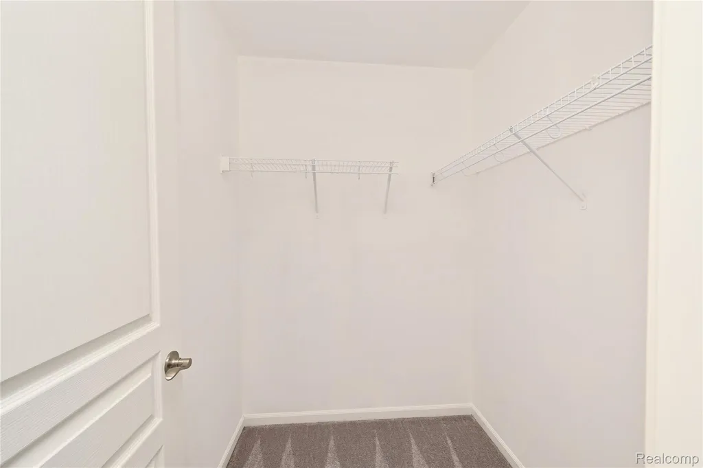 2817 Hartwick Drive Rochester Hills City MI 48307