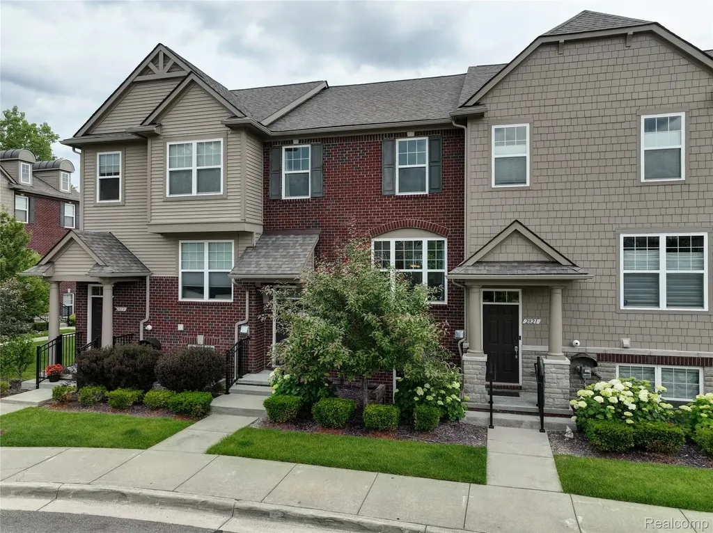 2817 Hartwick Drive Rochester Hills City MI 48307