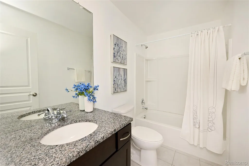 2817 Hartwick Drive Rochester Hills City MI 48307